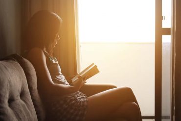 15 books about sustainable and ethical fashion - Foto de Joseph Redfield no Pexels